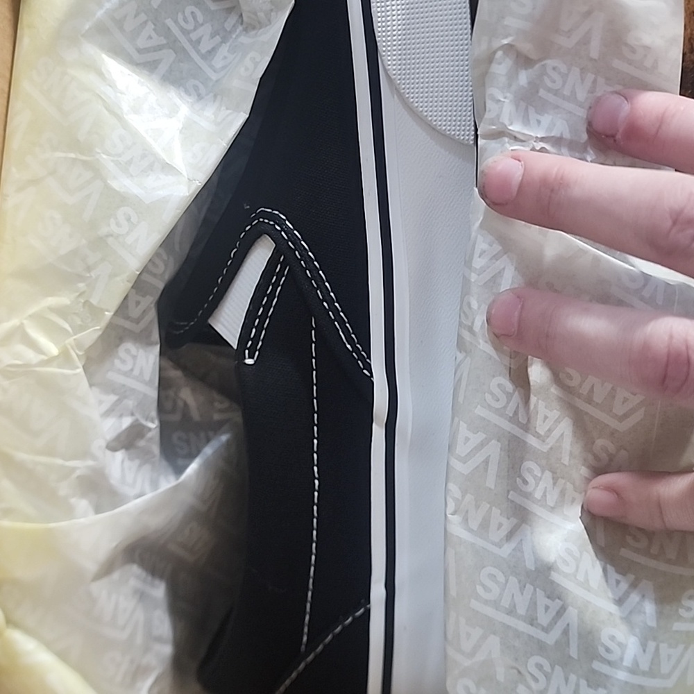 Vans Classic Slip-On Shoes - Black/White M8.5-W10 Embrace Legendary Comfort FP60 - Picture 2 of 10